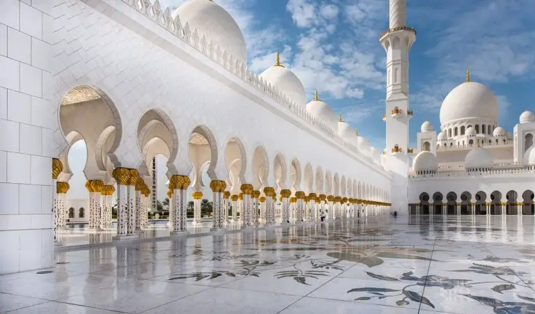 ABU DHABI TRAVEL GUIDE – VISIT THE CAPITAL OF UAE